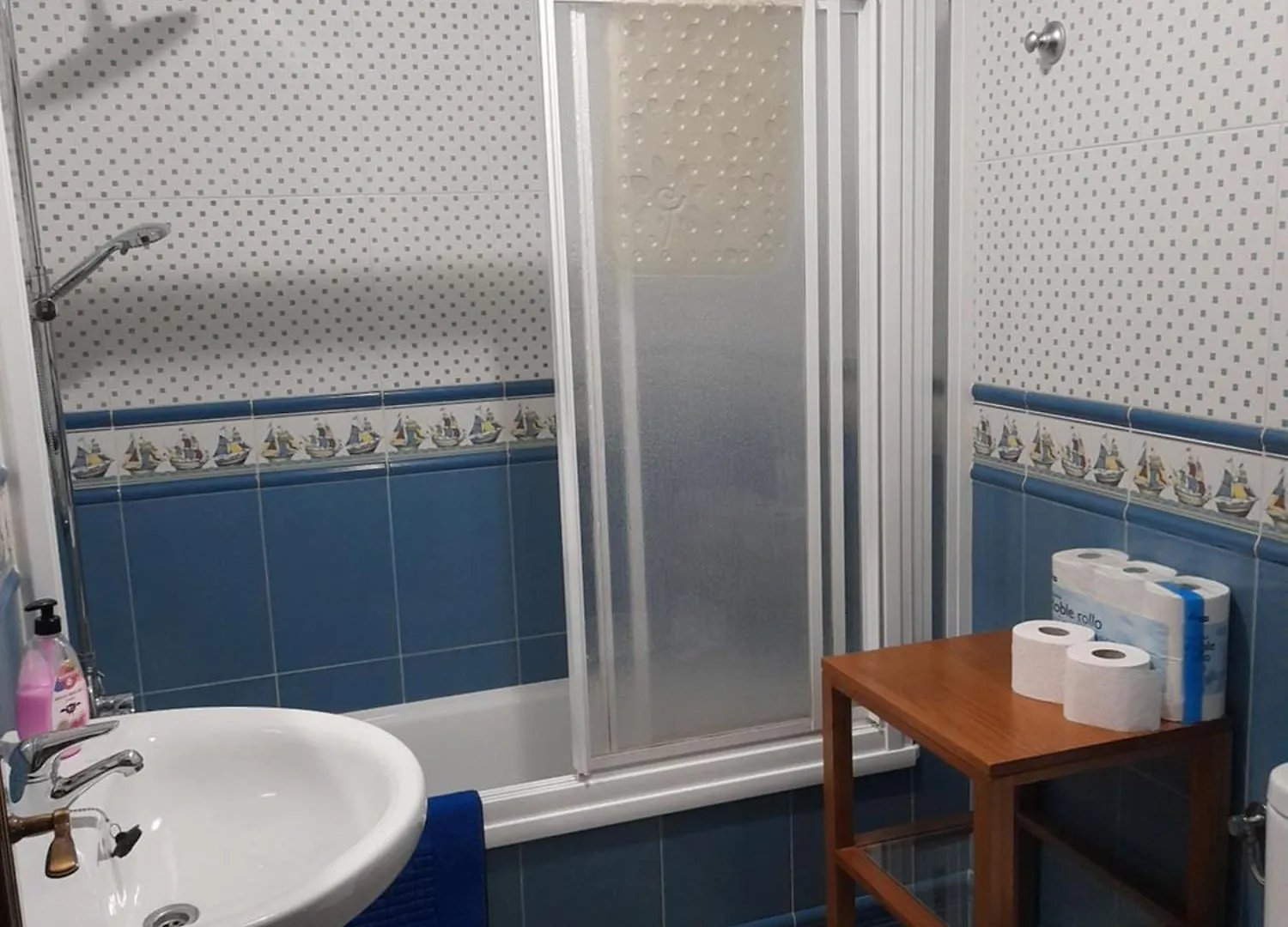 Hostal Casa Paco El Bosque 0*,